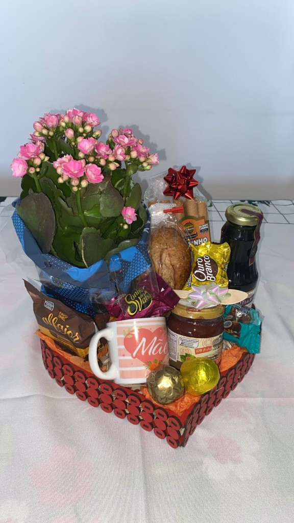 Cesta coração MDF — Dia das Mães